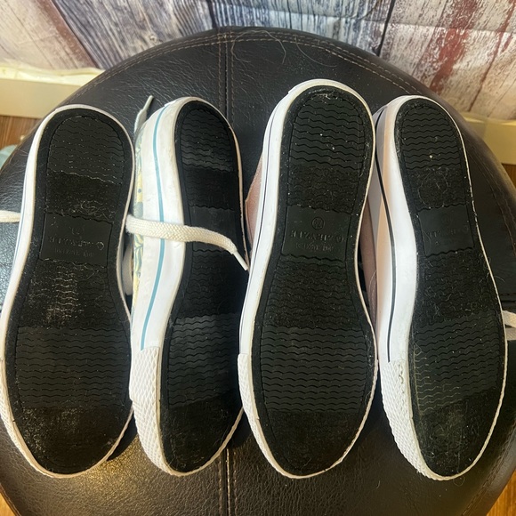 Airwalk 7 and 7 and a half Sneaker Lot - Picture 2 of 5